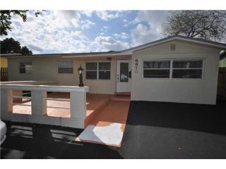 6870 Mcclellan St, Hollywood, FL 33024-1832