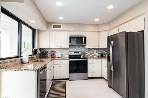 3113 Riviera Dr, Naples FL  34103-4127 exterior