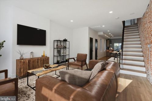 1138 22nd St, Philadelphia, PA 19146-2820
