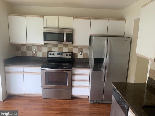 2826 Cambridge Dr, Woodbridge VA  22192-3123 exterior