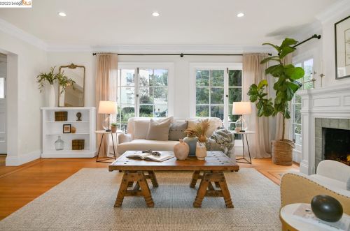 1230 Holman Rd, Oakland CA  94610-2541 exterior