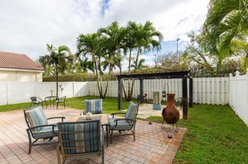 7662 19 St, Hollywood FL 33024-3633 exterior