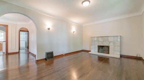 140 Elmwood Pl, Crown Point IN  46307-4324 exterior