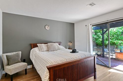 40152 Calle Plana, Santa Clarita CA  91390-1086 exterior