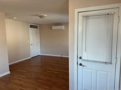 17 Stevens St, Milford CT  06460-7868 exterior