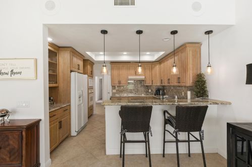 43211 Lacovia Dr, Indio CA  92203-8016 exterior