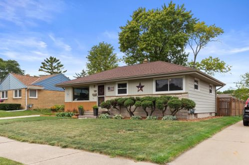 6240 Kinnickinnic River Pkwy, Milwaukee, WI 53219-3010