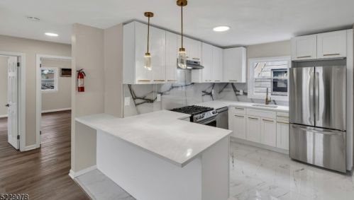 87 Melville Pl, Irvington NJ  07111-3048 exterior