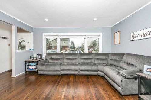 3933 Hahn Ave, Bethpage, NY 11714-5010
