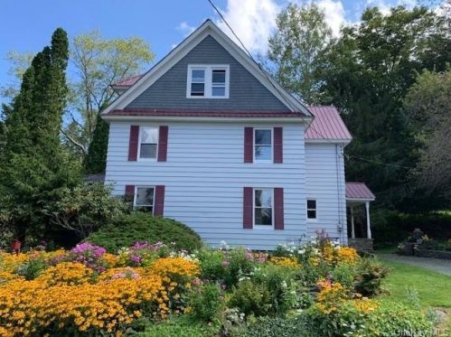 48 Church St, Lew Beach, NY 12758-5232