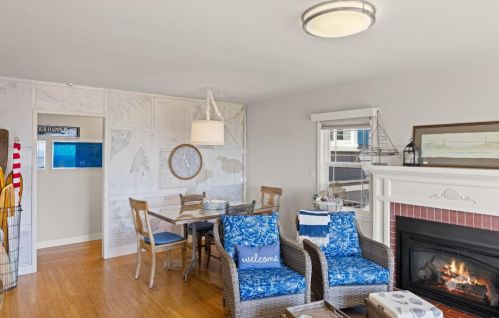 925 Balboa Ave, Del Monte Park CA  93950-2203 exterior