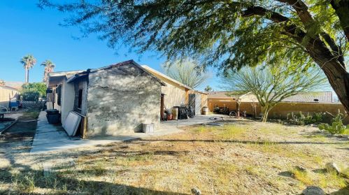 13695 Nahum Dr, Desert Hot Springs CA  92240-6019 exterior