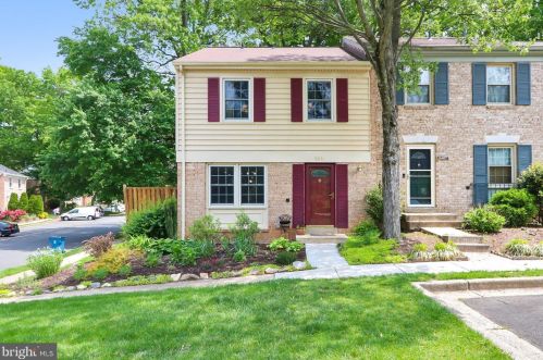 9271 Sprucewood Rd, Springfield, VA 22015-3559