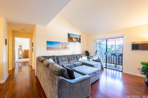 10272 Black Mountain Rd, San Diego, CA 92126-3829