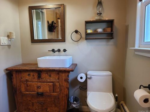 234 Valley Rd, Valley Cottage NY  10989-2439 exterior