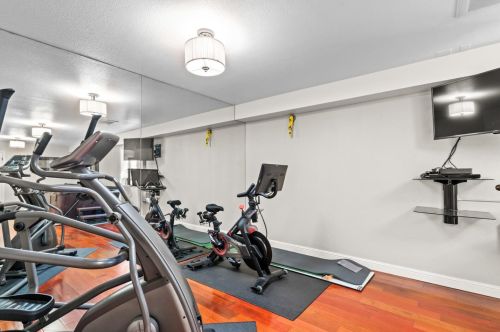 464 Upland Rd, Redwood City CA  94062-2826 exterior