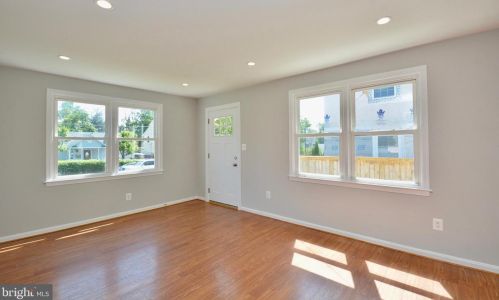 6717 Westcott Rd, Falls Church VA  22042-2717 exterior