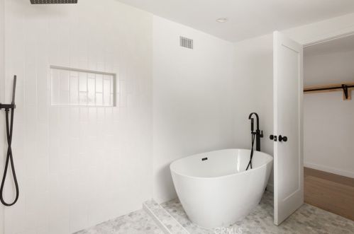 596 Mountain View St, Altadena CA  91001-4921 exterior