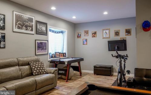 3566 Muirwood Dr, Newtown Square PA  19073 exterior