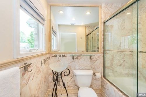 122 Woodside Ave, Ridgewood NJ 07450-5028 exterior