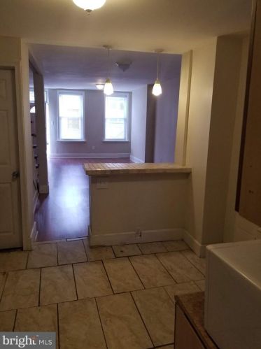 2041 Manton St, Philadelphia PA  19146-4327 exterior