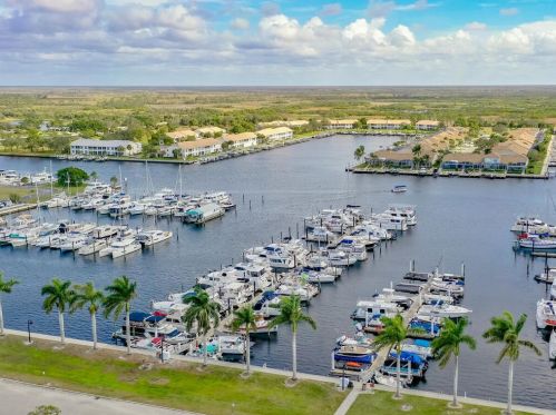 140 Eveningstar Cay, Naples FL  34114-9611 exterior