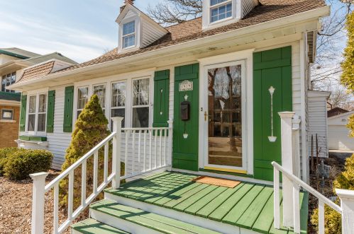 1919 Church St, Milwaukee WI 53213-2129 exterior