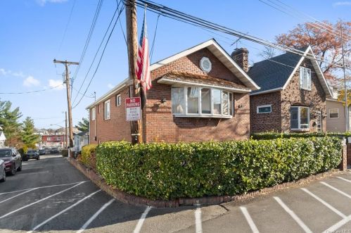 60 Poplar Ave, Bronx, NY 10465-3945