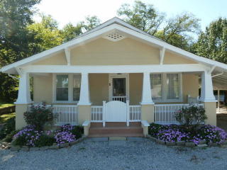 2330 Cedar Ln, Knoxville, TN 37918-2305