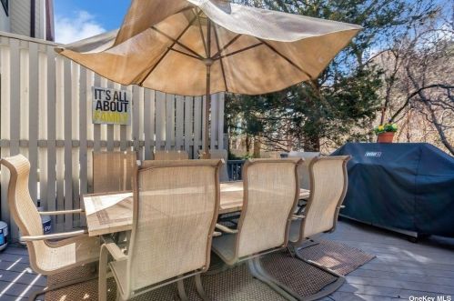 147 Foxwood Dr, Muttontown NY  11753-1121 exterior