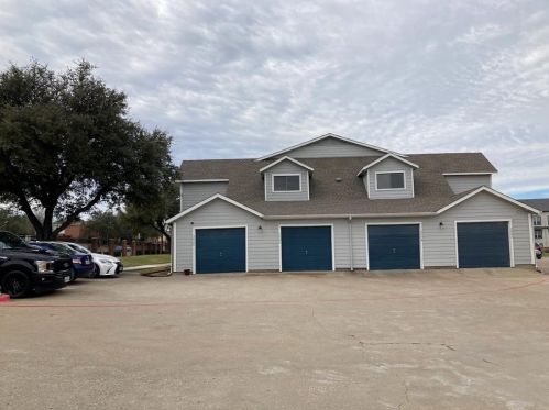 141 Valley View Dr, Lewisville TX  75067-7702 exterior