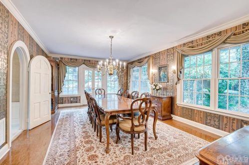 82 Spg St, Metuchen NJ 08840-2318 exterior