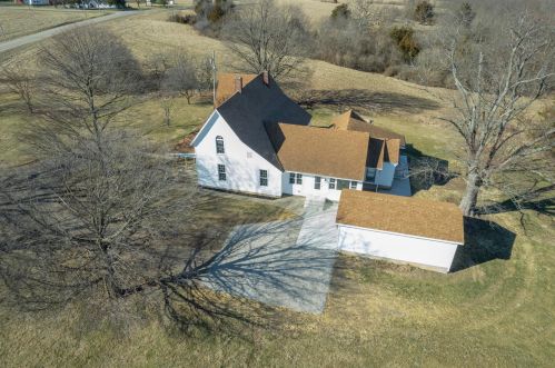 3255 White Rd, Washington Court House OH  43160-9223 exterior