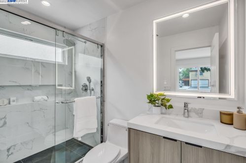 19525 Forest Ave, Hayward CA  94546-3519 exterior