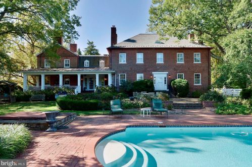 9414 Georgetown Pike, Great Falls VA  22066-2735 exterior