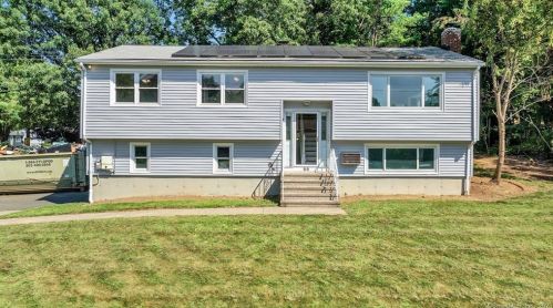20 Fieldstone Rd, Waterbury, CT 06704-1119