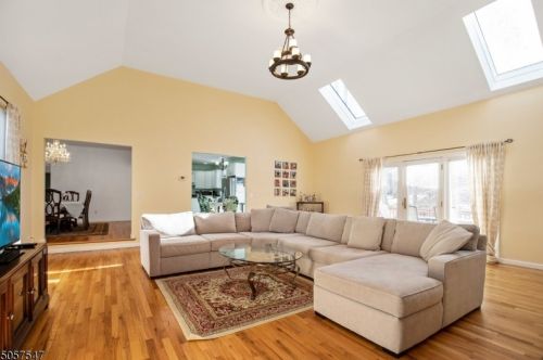 15 Hidden Glen Dr, Sparta NJ  07871-3843 exterior