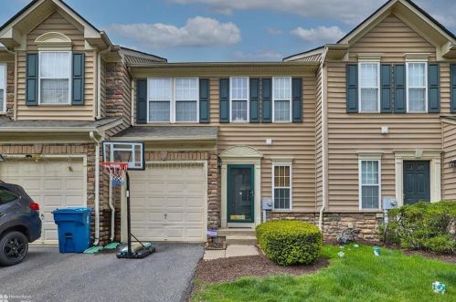 135 Knollwood Dr, Easton, PA 18042-7117