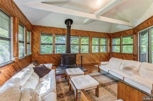 11 Maple Ave, Demarest NJ  07627-2404 exterior
