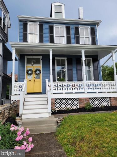 1417 Front St, Harrisburg, PA 17102-2634