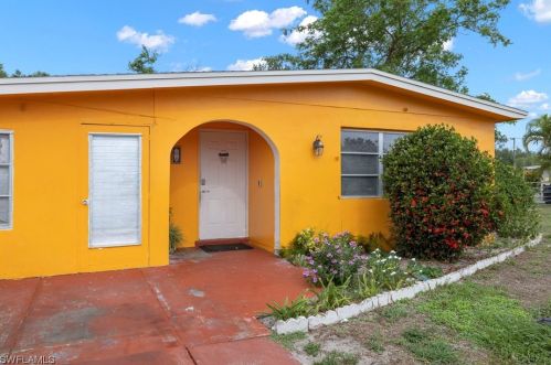 16 Massachusetts Rd, Lehigh Acres, FL 33936-6748