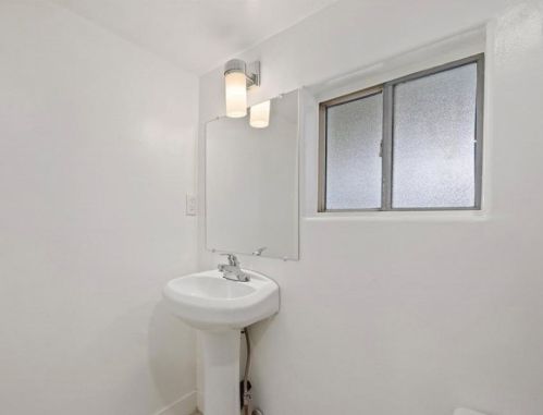 2436 Adriatic Ave, Long Beach CA 90810-3313 exterior