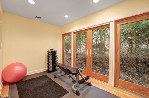 12 Robinwood Dr, West Paterson NJ  07424-2320 exterior