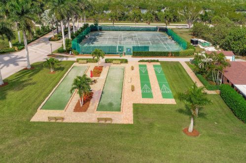 1534 Mainsail Dr, Naples FL  34114-7837 exterior