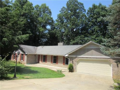 127 Kalmia Terrace Ct, Hendersonville, NC 28739-9644
