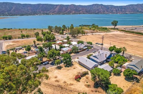 228 Spring St, Lake Elsinore CA  92530-4103 exterior