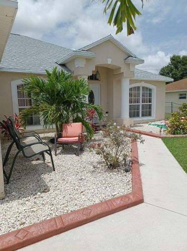 364 Hogan St, Fort Pierce, FL 34983-8708