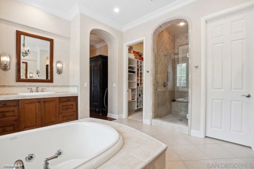 14203 Caminito Vistana, San Diego CA 92130-3724 exterior