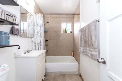 22619 Marbella Ave, Long Beach, CA 90745-3922