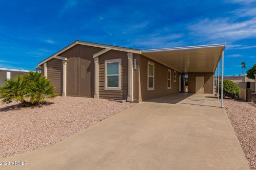 2543 56th St, Mesa, AZ 85215-1924